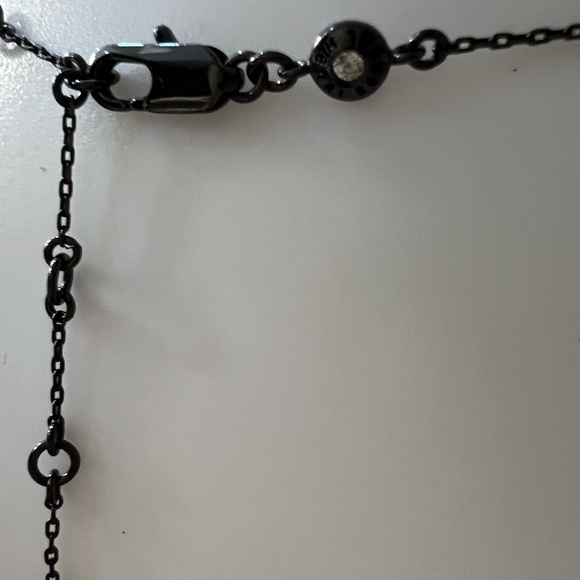 HENRI BENDEL NWOT LUXE PAVE IRIS GUNMETAL PENDANT NECKLACE - Picture 12 of 13